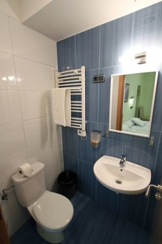 Pension Irune By Vivere Stays Сан Себастиан Екстериор снимка
